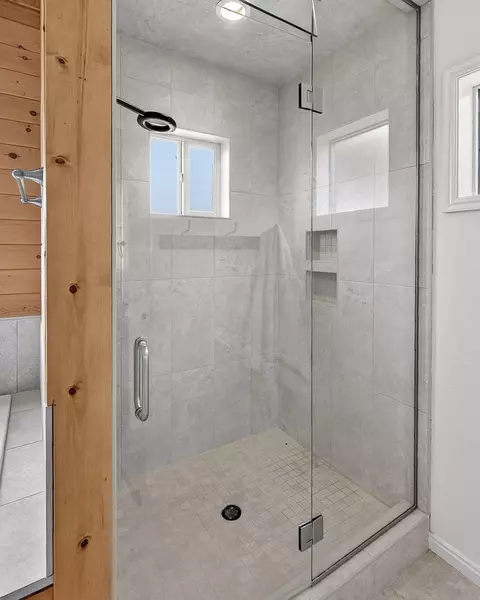 Bath - 327 N Aoki Michi, Brian Head, UT 84719 photo 2 of 11