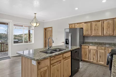 Kitchen - 327 N Aoki Michi, Brian Head, UT 84719 photo 4 of 8
