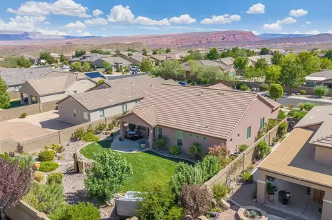 View/Area - 2665 E Upper Canyon Dr, Washington, UT 84780 photo 2 of 17
