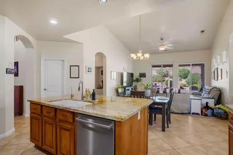 Kitchen - 2665 E Upper Canyon Dr, Washington, UT 84780 photo 3 of 5