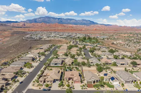 View/Area - 2665 E Upper Canyon Dr, Washington, UT 84780 photo 5 of 17