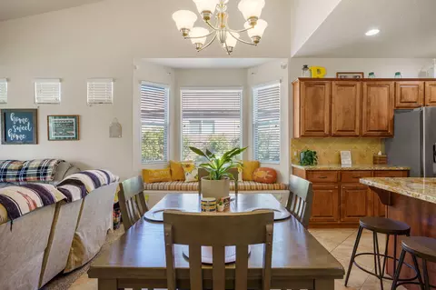 Dining - 2665 E Upper Canyon Dr, Washington, UT 84780 photo 2 of 3