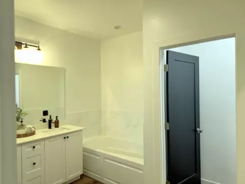 Bath - 738 E Desert Cactus Dr #104, Washington, UT 84780 photo 1 of 4