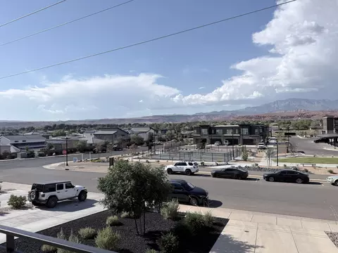 Exterior - 738 E Desert Cactus Dr #104, Washington, UT 84780 photo 8 of 9