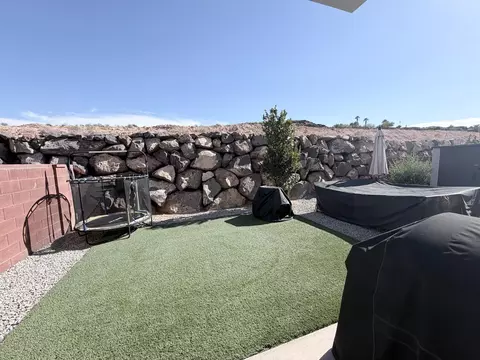 Exterior - 738 E Desert Cactus Dr #104, Washington, UT 84780 photo 4 of 9