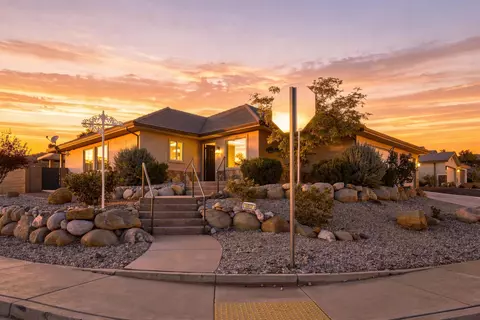 1907 N Creek Side Ct, Washington, UT 84780