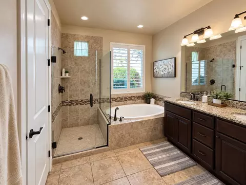 Bath - 603 E Florence Dr, Washington, UT 84780 photo 3 of 3