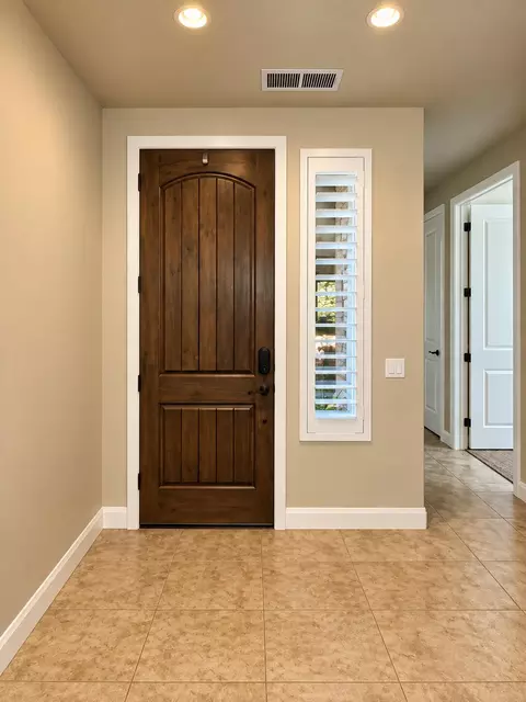 Entry Way - 603 E Florence Dr, Washington, UT 84780 photo 2 of 3