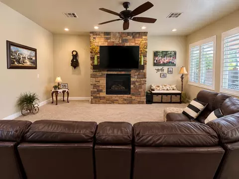 Living - 603 E Florence Dr, Washington, UT 84780 photo 1 of 2