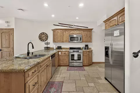 Kitchen - 565 Vasels Rd #5G, Brian Head, UT 84719 photo 1 of 3