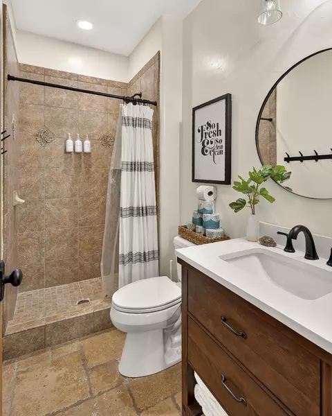 Bath - 565 Vasels Rd #5G, Brian Head, UT 84719 photo 1 of 4