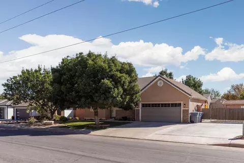 Exterior - 1883 S 20 E, Washington, UT 84780 photo 5 of 14