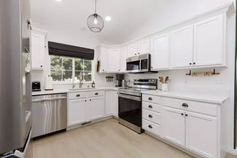 Kitchen - 1883 S 20 E, Washington, UT 84780 photo 2 of 2