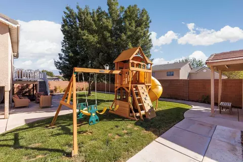 Exterior - 1883 S 20 E, Washington, UT 84780 photo 7 of 14