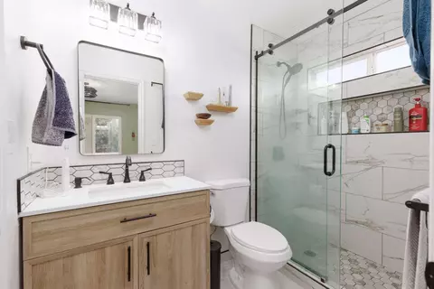 Bath - 1883 S 20 E, Washington, UT 84780 photo 1 of 3