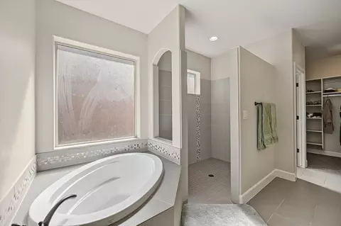 Bath - 1043 E 4485 S, Washington, UT 84780 photo 4 of 8