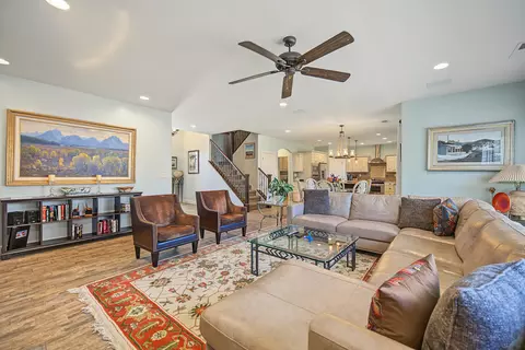 Living - 1043 E 4485 S, Washington, UT 84780 photo 3 of 4