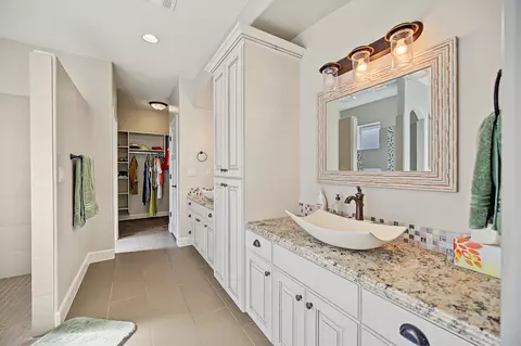 Bath - 1043 E 4485 S, Washington, UT 84780 photo 3 of 8