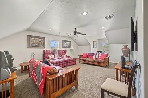 Living - 1043 E 4485 S, Washington, UT 84780 photo 4 of 4