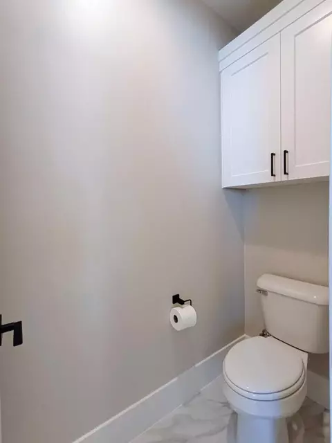 Bath - 2818 E Rill Dr, Washington, UT 84780 photo 3 of 7