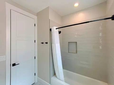 Bath - 2818 E Rill Dr, Washington, UT 84780 photo 7 of 7