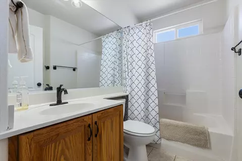 Bath - 476 E 400 S, Ivins, UT 84738 photo 2 of 2