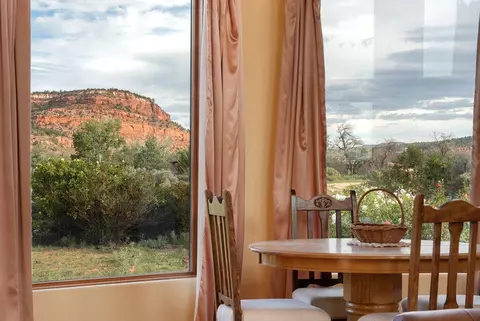 Dining - 40 S 7440 E, Kanab, UT 84741 photo 3 of 4