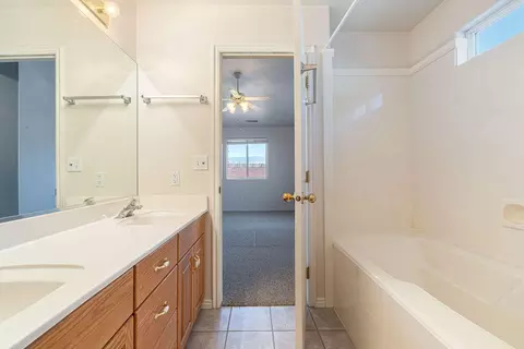 Bath - 286 S Xavier Cir, Ivins, UT 84738 photo 1 of 4