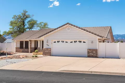 Exterior - 286 S Xavier Cir, Ivins, UT 84738 photo 2 of 9