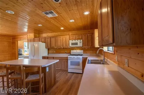 Kitchen - 1129 E Ponderosa, Hatch, UT 84735 photo 2 of 2