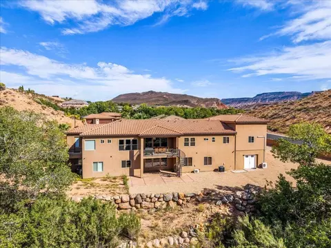 Exterior - 86 E Kolob Cir, Toquerville, UT 84774 photo 3 of 8