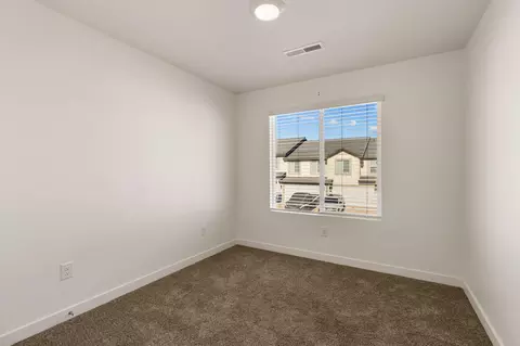 Bedroom - 1737 S Devils Garden Ln, Washington, UT 84780 photo 4 of 4