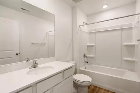 Bath - 1737 S Devils Garden Ln, Washington, UT 84780 photo 1 of 3
