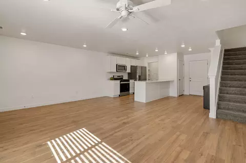 Living - 1737 S Devils Garden Ln, Washington, UT 84780 photo 3 of 3