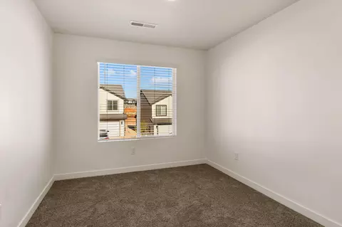 Bedroom - 1737 S Devils Garden Ln, Washington, UT 84780 photo 3 of 4