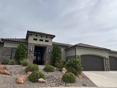 Exterior - 722 W 1545 North Cir, Washington, UT 84780 photo 2 of 7
