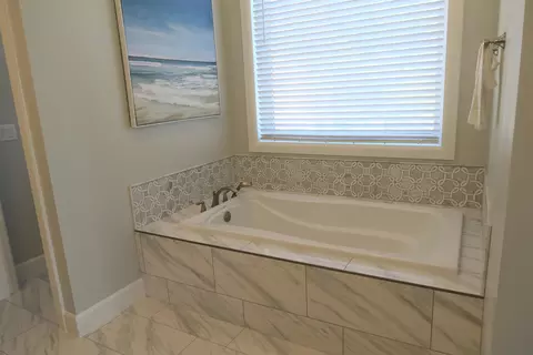 Bath - 722 W 1545 North Cir, Washington, UT 84780 photo 2 of 6