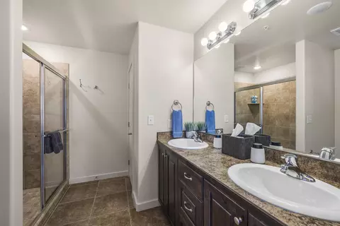 Bath - 3853 S Red Valley Cir #22A1, Moab, UT 84532 photo 2 of 3
