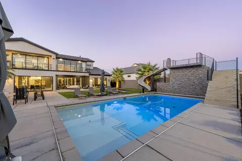 Exterior - 646 E Pine St, Washington, UT 84780 photo 11 of 13