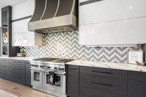Kitchen - 646 E Pine St, Washington, UT 84780 photo 4 of 5