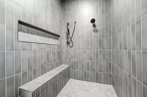 Bath - 646 E Pine St, Washington, UT 84780 photo 5 of 9