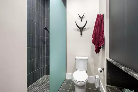 Bath - 646 E Pine St, Washington, UT 84780 photo 2 of 9