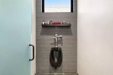 Bath - 646 E Pine St, Washington, UT 84780 photo 6 of 9