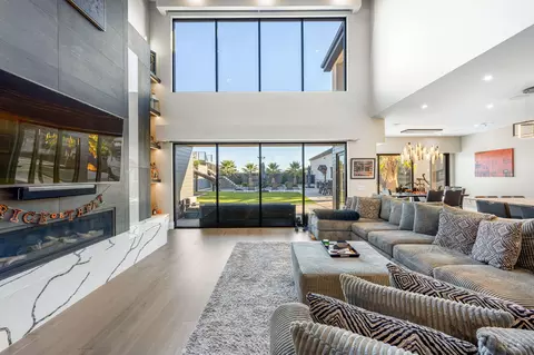 Living - 646 E Pine St, Washington, UT 84780 photo 1 of 5