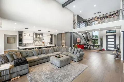 Living - 646 E Pine St, Washington, UT 84780 photo 4 of 5