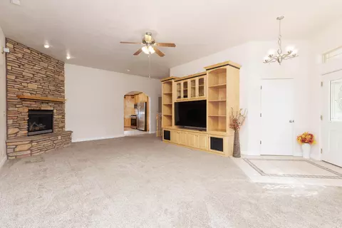 Living - 752 W 60 N, Parowan, UT 84761 photo 1 of 2
