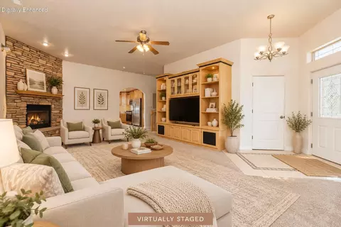 Living - 752 W 60 N, Parowan, UT 84761 photo 2 of 2