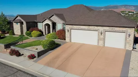 Exterior - 252 S Ridgeview W, Cedar City, UT 84720 photo 3 of 13