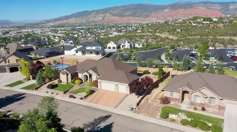 View/Area - 252 S Ridgeview W, Cedar City, UT 84720 photo 10 of 12