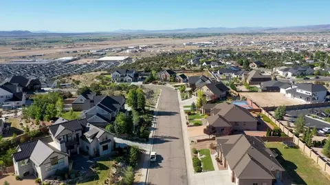 View/Area - 252 S Ridgeview W, Cedar City, UT 84720 photo 9 of 12